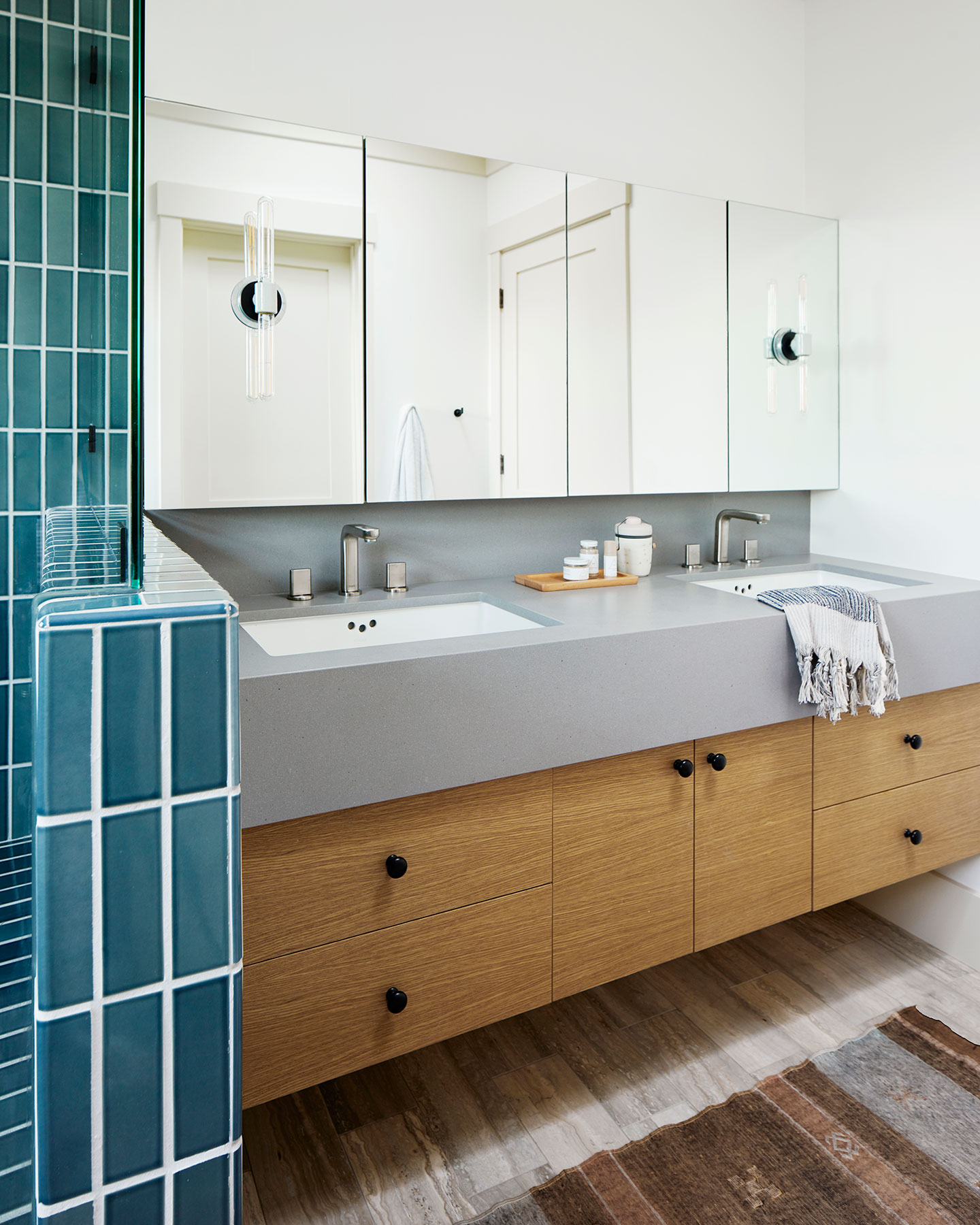 LKL-Anamor_Master-Bath-03_Photography-by-Brad-Knipstein - Landed ...