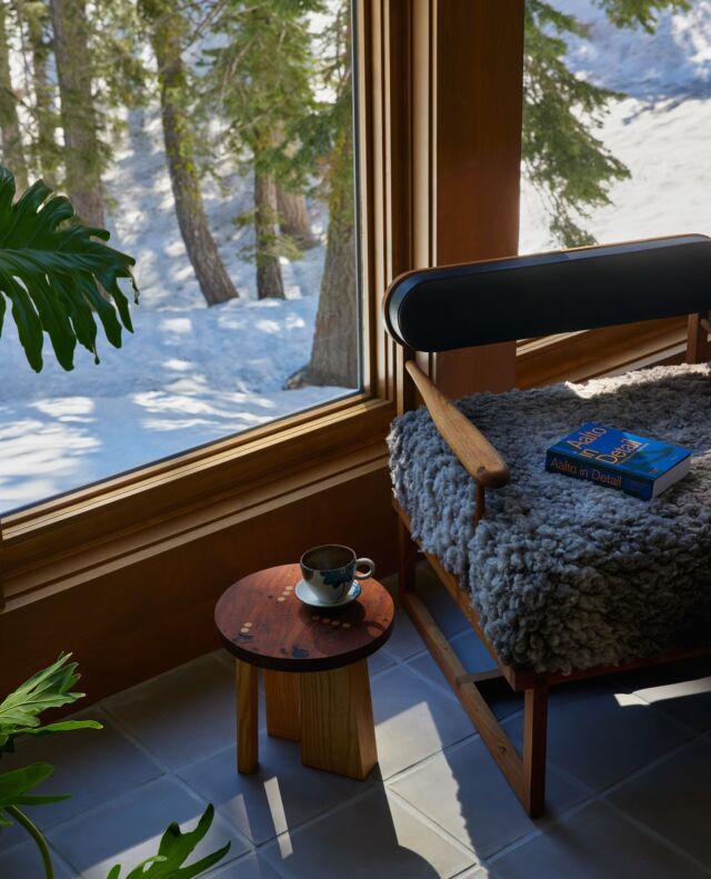 We’re taking a moment to highlight @the_rafi_ajl @long_confidence and their works in our Alpine Meadows, Lake Tahoe project. Rafi is a Bay Area furniture designer and a gift to the community. His talents include multiple disciplines - his designs are in wood, glass, metal, and upholstery. His workshop’s only a few minutes from our Berkeley studio, so we’re often coming over for inspiration, a look into process, and games with his son. His works featured here by order:⁠
⁠
1. Elaine’s Chair and one-of-a-kind side table⁠
2. Funny Cloud coffee tables⁠
3. Saguaro Glass⁠
4. one-of-a-kind side table⁠
5. Cosmos counter stool⁠
⁠
Thank you Rafi!⁠
⁠
Interior Architecture and Design: @landedinteriors #landedinteriors⁠
Project Team: Heather Menegat and @tiffanymkim⁠
Architecture & Engineering: @mwatruckee⁠
Construction: Casey Custom Builders⁠
Photography: @yoshihiromakino⁠
Publication: @elledecor⁠